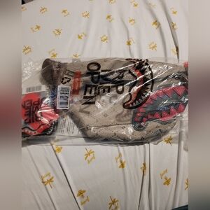 SPRAYGROUND FIFTH AVENUE SAVVY CROSSBODY NEW IN PLASTIC WITH TAGS.